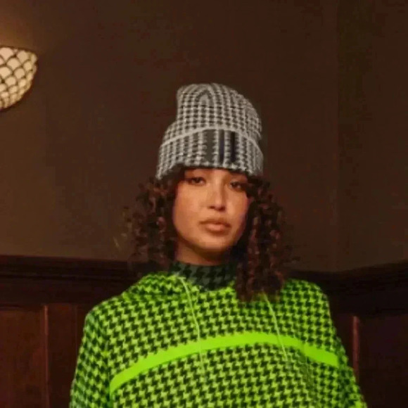 NWT Adidas x Ivy Park Beanie Houndstooth Gray Black - Picture 2 of 3